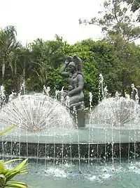 Monumento a Bachué por Luís Horacio Betancur, Medellín