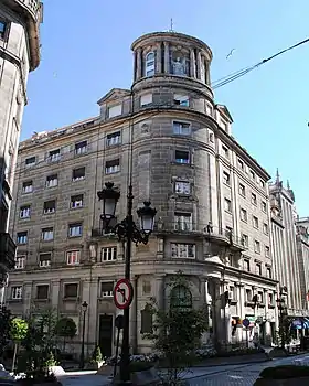 Edificio de la Equitativa, calle Marqués de Valladares con la calle Reconquista.