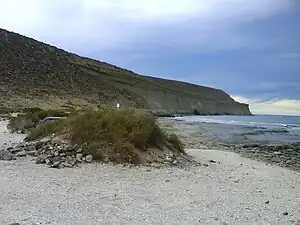 Punta Marqués, y a su lado opuesto, Rada Tilly.