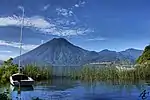 Vista al Volcán San Pedro desde Panajachel