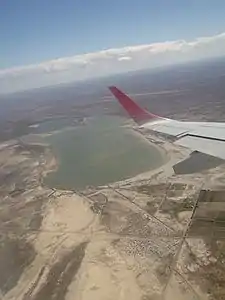 Las lagunas vistas desde un Embraer 190 de Austral Líneas Aéreas.