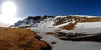 Laguna de los Pájaros y Risco de los Claveles.