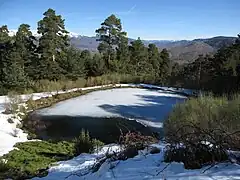 Pequeño lago glaciar situado en la cara noreste de Cabeza Mediana.