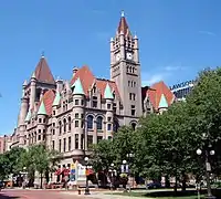 Antiguo edificio de la Corte Federal, Saint Paul, Minnesota (actualmente Landmark Center), Willoughby J. Edbrooke, proyectado en 1892, finalizado en 1901.