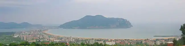 Vista de Laredo desde Seña (Limpias).