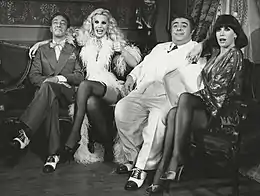 Casán junto a Susana Giménez, Alberto Olmedo y Jorge Porcel en Las mujeres son cosa de guapos (1981).