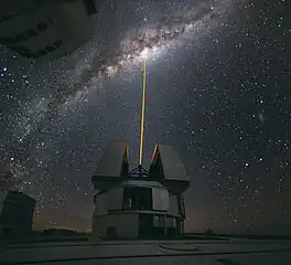 Vista de la Vía Láctea y La Gran Grieta desde el Very Large Telescope de ESO en el Cerro Paranal, Chile.