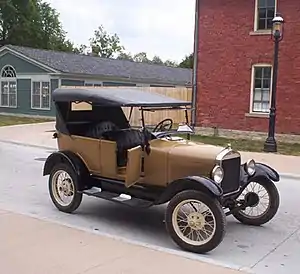 Un Ford Modelo T de los que recorren el museo