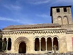 Galería de laiglesia de San Miguel de Sotosalbos  (Segovia)