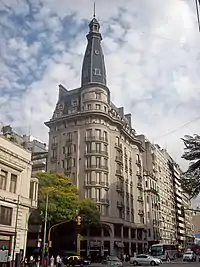 Edificio en Lavalle y Av. Callao (esq. SE)