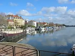 Vista del puerto de Roanne.