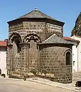 Arcos trilobulados en las fachadas de la capilla Saint-Clair de Aiguilhe