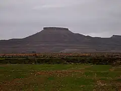 Un cerro testigo cerca de Bou Saâda