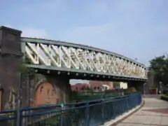 El puente Braunstone Gate, que antes soportaba la línea principal del ferrocarril del Great Central Railway de Mánchester a Londres, se demolió en el otoño de 2009.