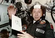 El cosmonauta Aleksei Leonov, la primera persona en realizar una EVA (caminata espacial), en 1965.