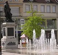 Estatua a Claude Lecourbe en Lons-le-Saunier