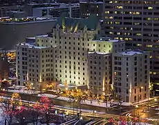 Lord Elgin Hotel con cubierta estilo château, Ottawa, Ontario (1941)