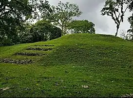 Estructura IV del parque los Naranjos, consideradas las estructuras mas antiguas aun en pie en Honduras.