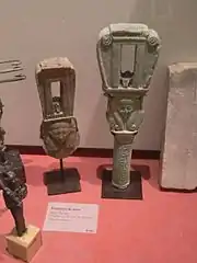 Colección de sistrums en el museo de Louvre