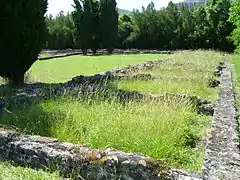 Las tiendas de las termas del norte, abiertas a la palestra.