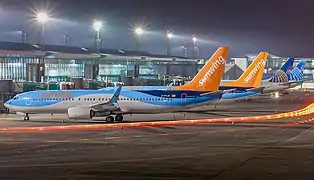 Boeing 737-8K5 de Sunwing Airlines en la rampa trasera