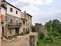 Las casas de la calle Hospital, con la Torre Carlina a la derecha