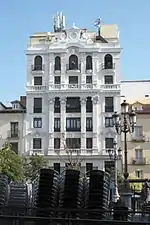 Edificio en el n.º 4 de la plaza