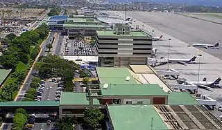 Aeropuerto Intl. Simón Bolívar, de Montemayor y Sully.