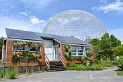 Casa solar ecológica, situada en la isla Santa Helena (Montreal, Canadá), diseñada en el marco de la competición internacional Solar Decathlon.