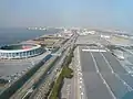 Makuhari Messe(A la derecha)