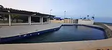 Piscina pública, uno de los muchos espacios recreativos que se pueden encontrar a lo largo del malecón.