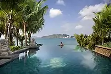 Piscina infinita en Sanya, China