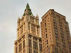 Con el Woolworth Building