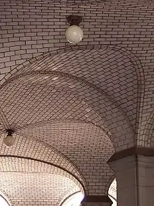 Arcadas de estilo Guastavino.