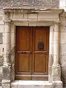 Puerta de la torre del Hôtel de Mansencal.