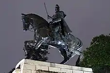 Estatua ecuestre de Antonio José de Sucre.