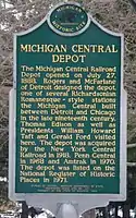 Marcador histórico explicando la importancia del edificio Míchigan Central Depot en Battle Creek (Míchigan)