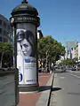 Una columna Morris en Market Street, San Francisco (Estados Unidos)