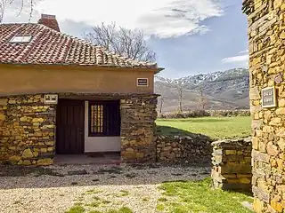 Martín Muñoz de Ayllón, uno de los llamados "pueblos amarillos" del sureste de la provincia de Segovia.