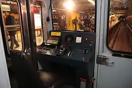 Vista del andén desde un coche CAF 5000