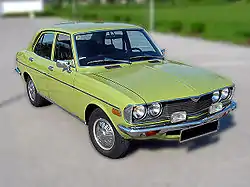 Un automóvil Mazda 616/626 modelo 1977