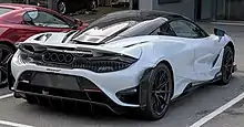 McLaren 765 blanco y sus escapes