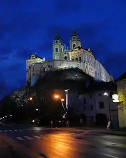 Abadía de Melk a orillas del Danubio