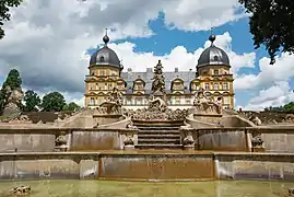 Cascada dedicada a Neptuno