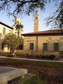 Torre conmemorativa en la Universidad Estatal de Luisiana