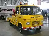 Mercedes-Benz L 508D equipado con grúa