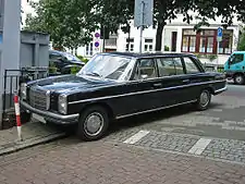 Larga distancia entre ejes de los modelos Mercedes-Benz W114 saloon.