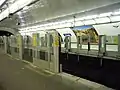 Instalación de las puertas de andén, marzo de 2009.