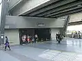 Acceso oriente a la estación.