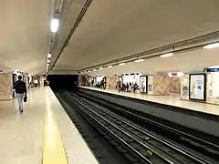 Andenes de la estación de la Línea Amarilla